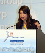 Ms NG Yi-kum, Estella, Executive Director, Hang Lung Properties Limited, delivered her speech in Plenary Session (2)