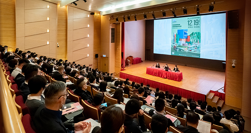 Operational briefings are organised for ICAC officers.