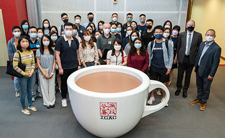 争取法律专才认同携手打击贪污罪行