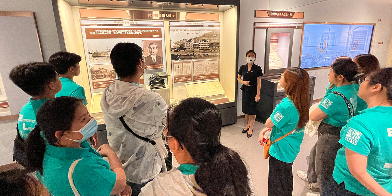 Students visit the site of the 3rd National Congress of the Communist Party of China to learn about the national history and development