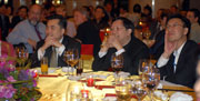 Mr Raymond WONG, the Commissioner (middle), the Honourable WONG Yan-lung, the Secretary for Justice (left) and Mr WANG Limin, Deputy Director of Anti-corruption Bureau of Supreme People's Procuratorate (right) at the Symposium dinner.