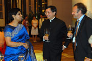 Mr Raymond WONG, the Commissioner (middle), the Honourable Madam Justice Nazhat SHAMEEM from Fiji (left), and Prof. Mark PIETH from Switzerland (right), have a sharing.