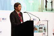 新加坡貪污調查局局長蘇圻現先生於全體會議（一）演講