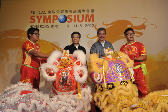 Dr Timothy Tong and Mr Daniel Li, respectively Commissioner and Deputy Commissioner & Head of Operations, ICAC, Hong Kong, China, dotted the eyes of the twin lions Dr Timothy Tong and Mr Daniel Li, respectively Commissioner and Deputy Commissioner & Head of Operations, ICAC, Hong Kong, China, dotted the eyes of the twin lions